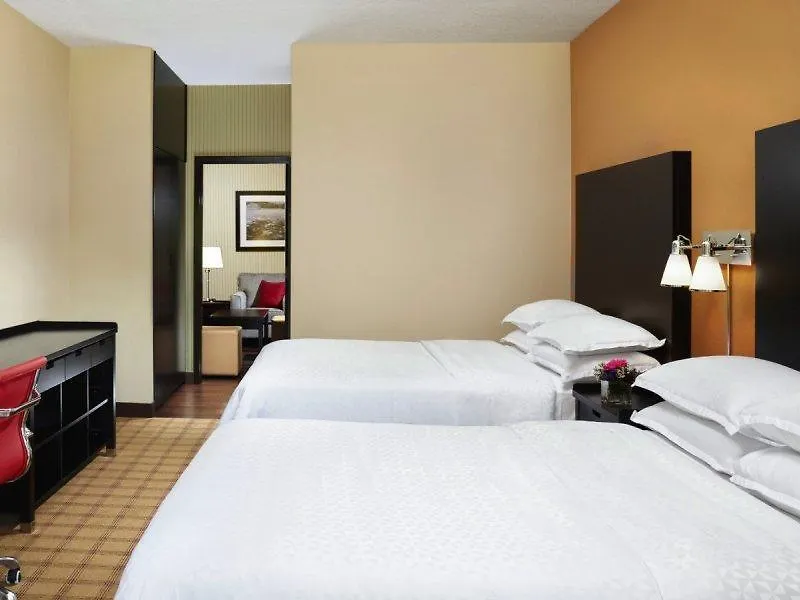 Four Points By Sheraton Hotel & Suites Calgary West 3*,  Canada