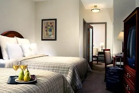 Four Points By Sheraton Hotel & Suites Calgary West