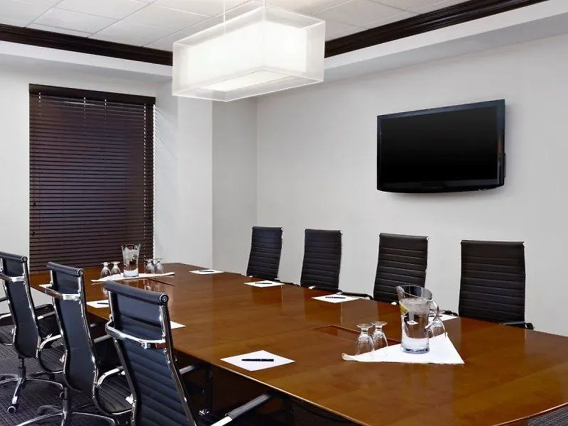 Four Points By Sheraton Hotel & Suites Calgary West
