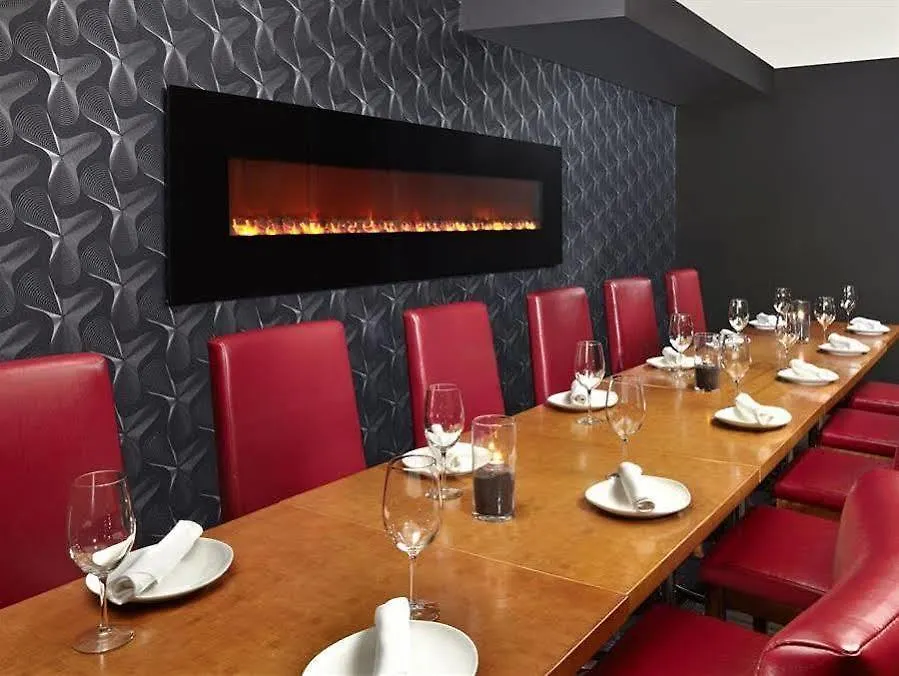 Four Points By Sheraton Hotel & Suites Calgary West