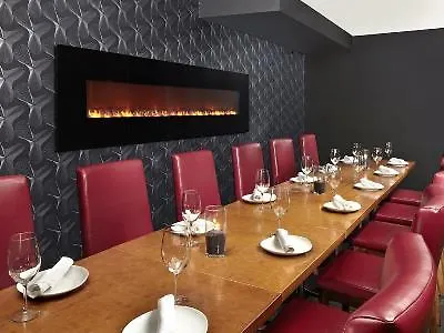 Four Points By Sheraton Hotel & Suites Calgary West