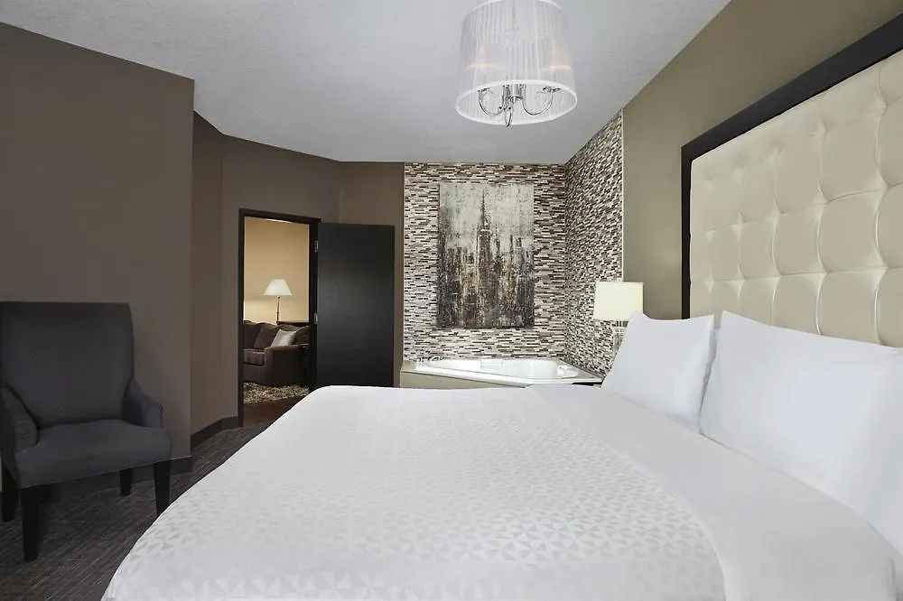 Four Points By Sheraton Hotel & Suites Calgary West 3*,