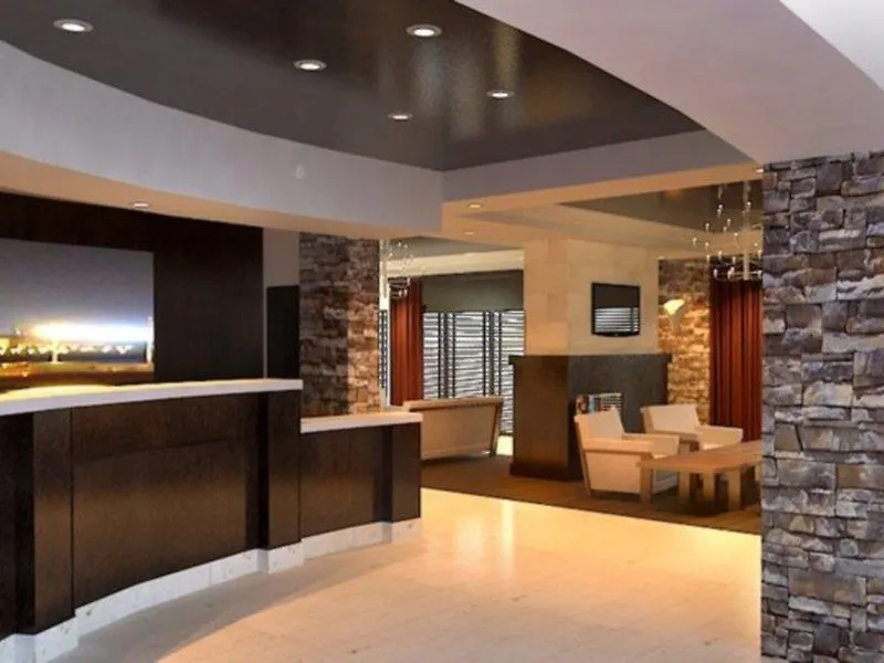 Four Points By Sheraton Hotel & Suites Calgary West